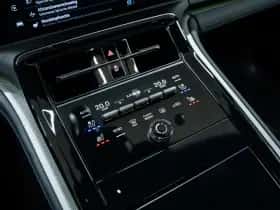 Porsche Panamera (2024) thumbnail 49