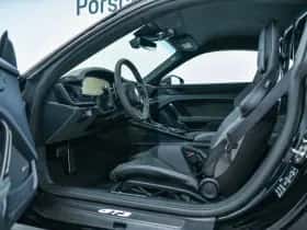 Porsche 911 (2025) thumbnail 17