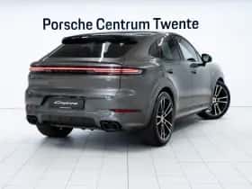 Porsche Cayenne (2025) thumbnail 3