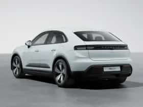 Porsche Macan (0) thumbnail 3