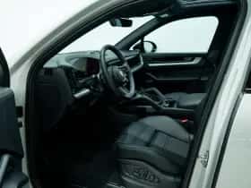 Porsche Cayenne (2025) thumbnail 19