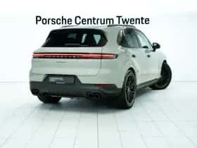 Porsche Cayenne (2025) thumbnail 3