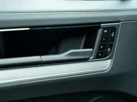 Porsche Cayenne (2025) thumbnail 25