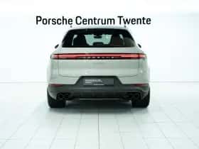Porsche Cayenne (2025) thumbnail 4
