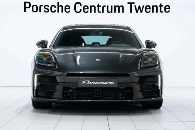 Porsche Panamera (2025) thumbnail 2