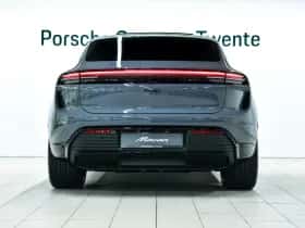 Porsche Macan (2025) thumbnail 4