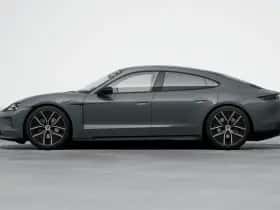 Porsche Taycan (0) thumbnail 3