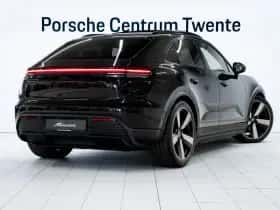 Porsche Macan (2025) thumbnail 3