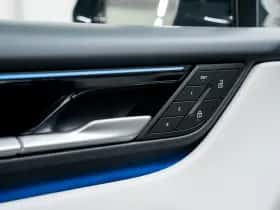 Porsche Macan (2025) thumbnail 24