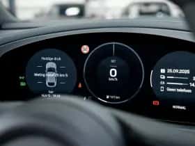 Porsche Macan (2025) thumbnail 32