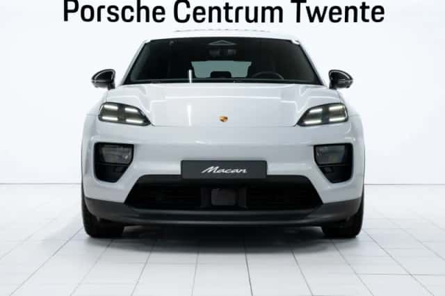 Porsche Macan (2025) thumbnail 2