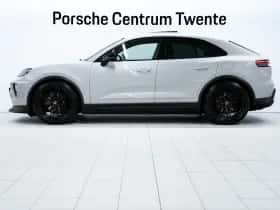 Porsche Macan (2025) thumbnail 5