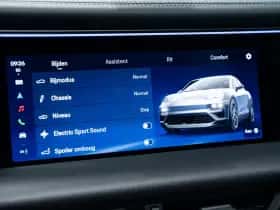 Porsche Macan (2025) thumbnail 42
