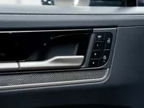 Porsche Cayenne (0) thumbnail 26