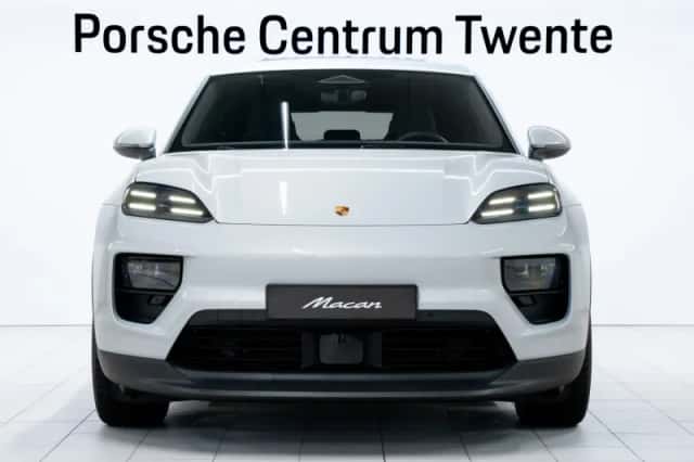 Porsche Macan (2026) thumbnail 2