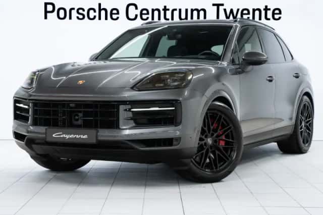 Porsche Cayenne (2024) thumbnail 1
