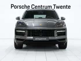 Porsche Cayenne (2024) thumbnail 2
