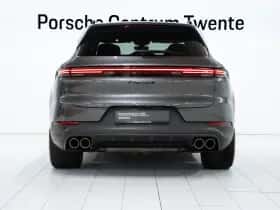 Porsche Cayenne (2024) thumbnail 4