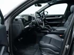 Porsche Cayenne (2024) thumbnail 7