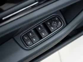 Porsche Panamera (0) thumbnail 27