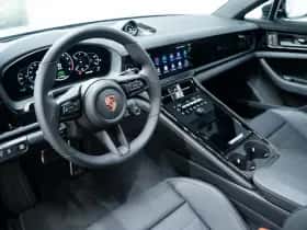 Porsche Panamera (0) thumbnail 8