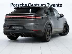 Porsche Cayenne (2025) thumbnail 3