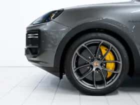 Porsche Cayenne (2025) thumbnail 6