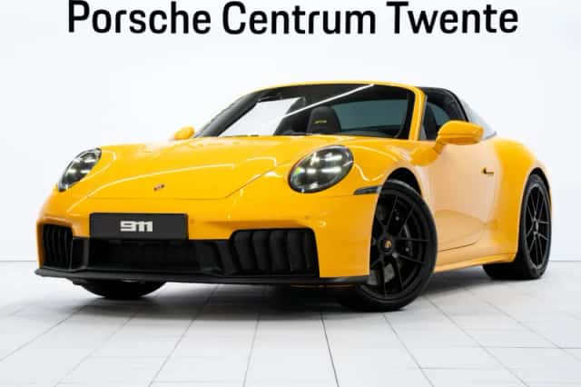Porsche 911 (2025) thumbnail 1