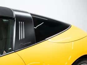 Porsche 911 (2025) thumbnail 17