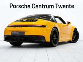Porsche 911 (2025) thumbnail 3
