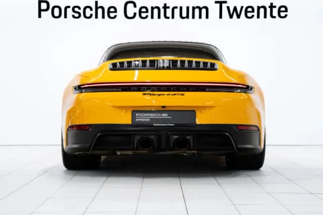 Porsche 911 (2025) thumbnail 4