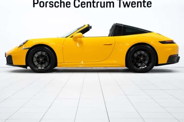 Porsche 911 (2025) thumbnail 5