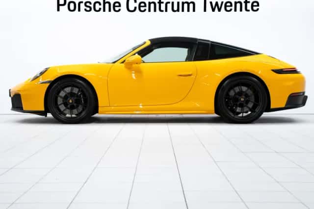 Porsche 911 (2025) thumbnail 6