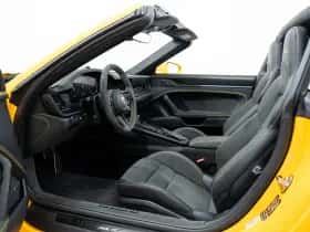 Porsche 911 (2025) thumbnail 8