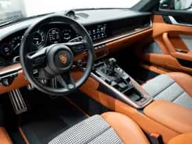 Porsche 911 (2023) thumbnail 25