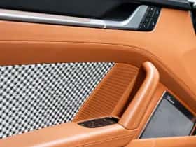 Porsche 911 (2023) thumbnail 33
