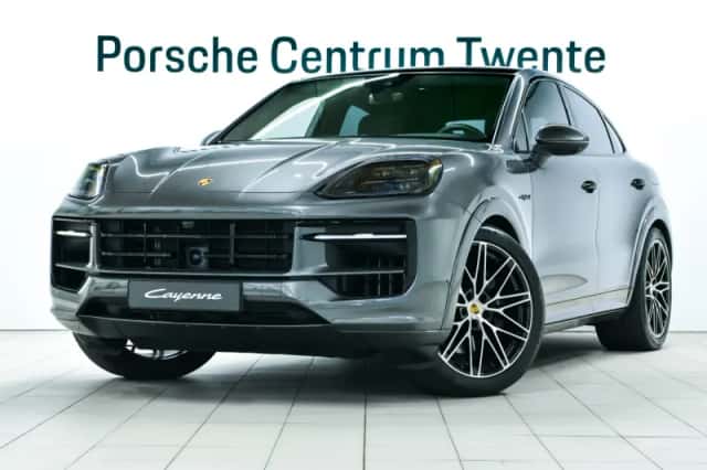 Porsche Cayenne (2023) thumbnail 1