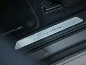 Porsche Cayenne (2023) thumbnail 17