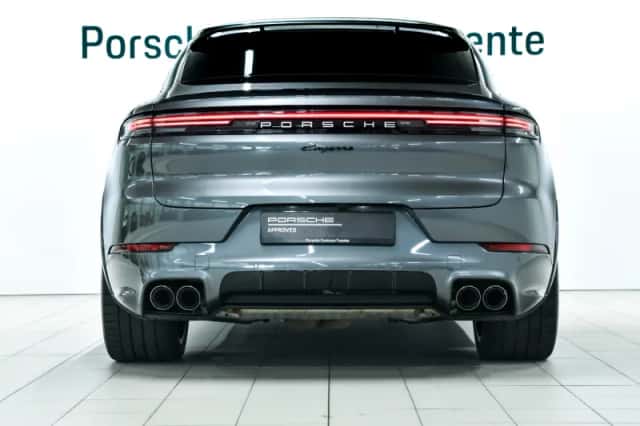 Porsche Cayenne (2023) thumbnail 4