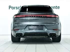 Porsche Cayenne (2023) thumbnail 4