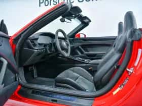 Porsche 911 (2025) thumbnail 7