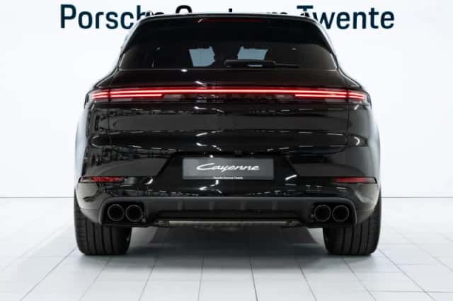 Porsche Cayenne (2026) thumbnail 4