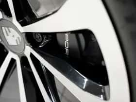 Porsche Macan (2024) thumbnail 12