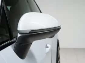 Porsche Macan (2024) thumbnail 13