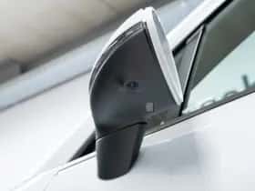 Porsche Macan (2024) thumbnail 14