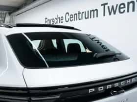Porsche Macan (2024) thumbnail 17