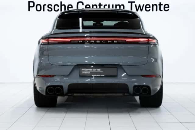 Porsche Cayenne (2025) thumbnail 4