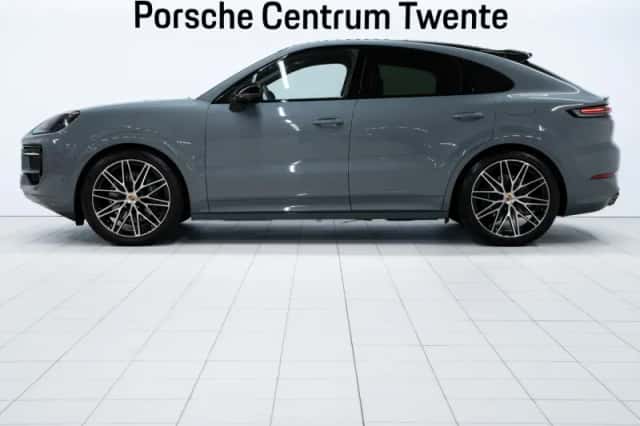 Porsche Cayenne (2025) thumbnail 5