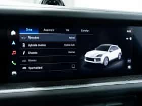 Porsche Cayenne (2025) thumbnail 42
