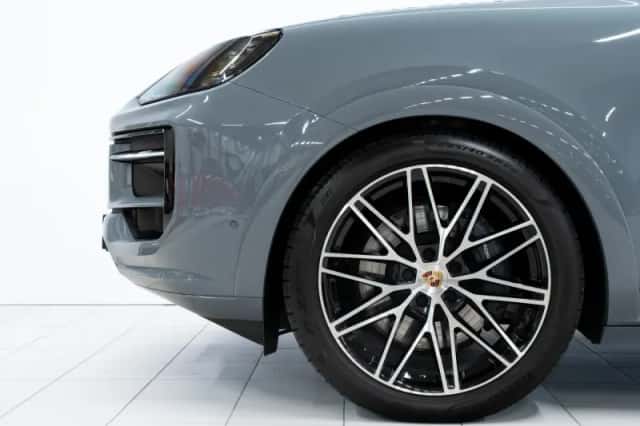 Porsche Cayenne (2025) thumbnail 6